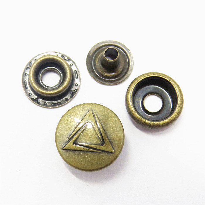 15mm 定製三角形logo車（chē）篷鈕